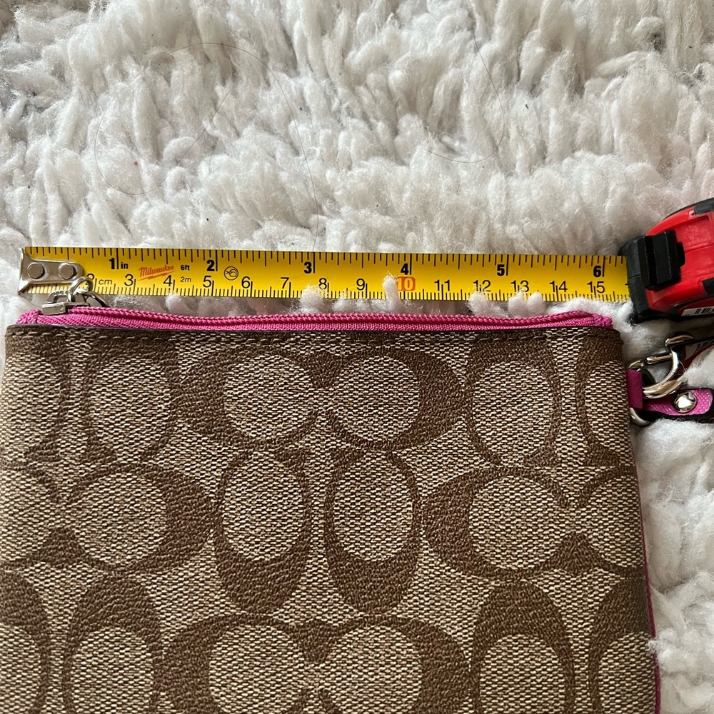 Coach wristlet - Picture 5 of 6